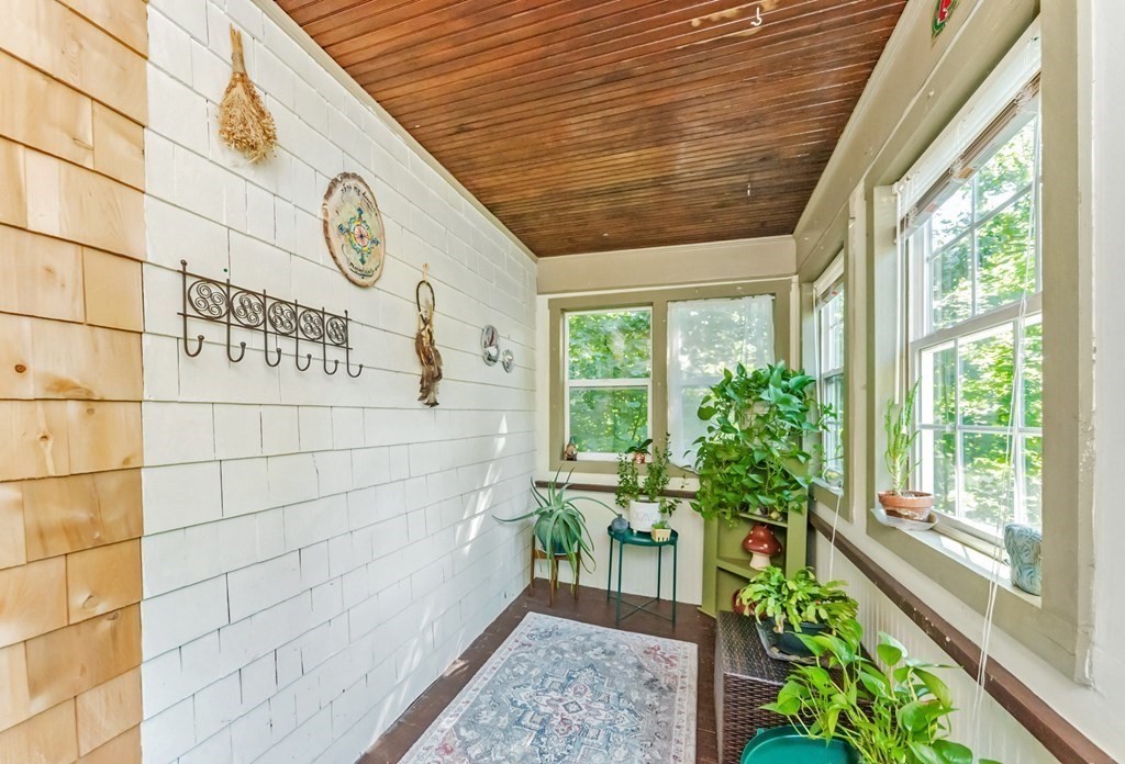 39 North Walnut Street Clinton, MA 01510 - Photo 32 of 39 Gallery Image 32