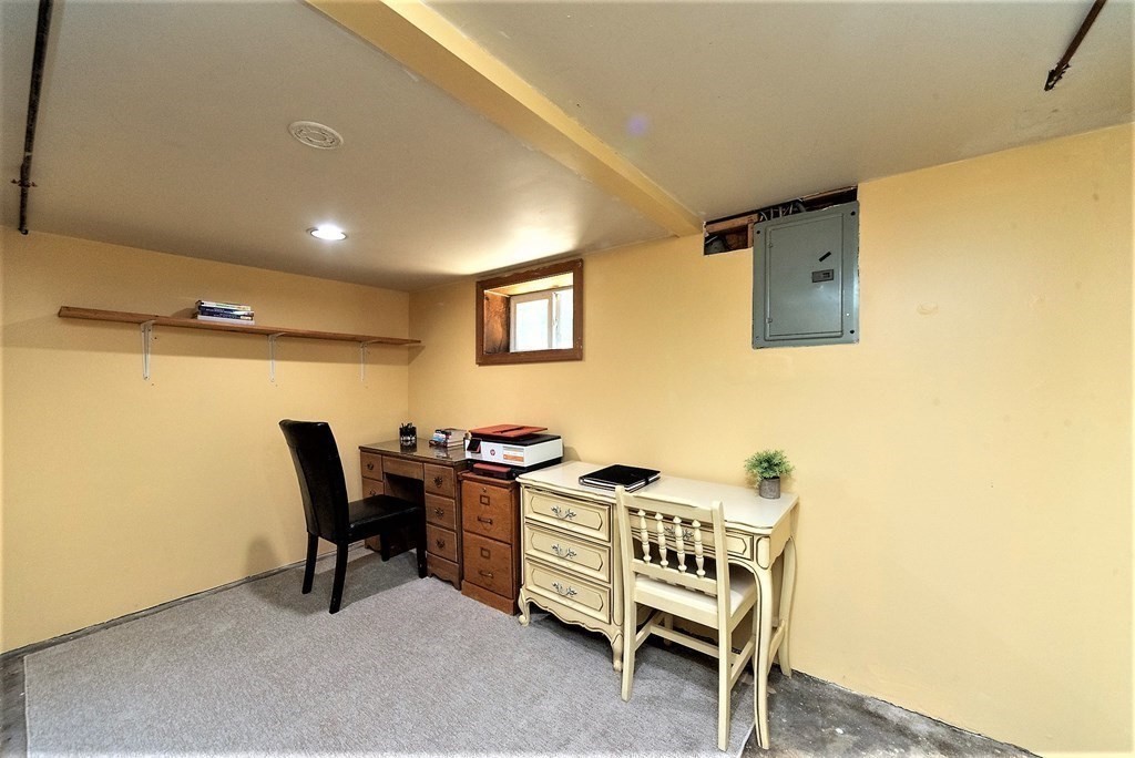 39 North Walnut Street Clinton, MA 01510 - Photo 33 of 39 Gallery Image 33