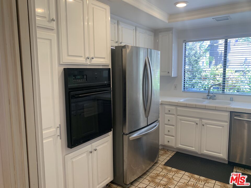 4535 Alla Road, Unit 1 Marina del Rey, CA 90292 - Photo 12 of 26 Gallery Image 12