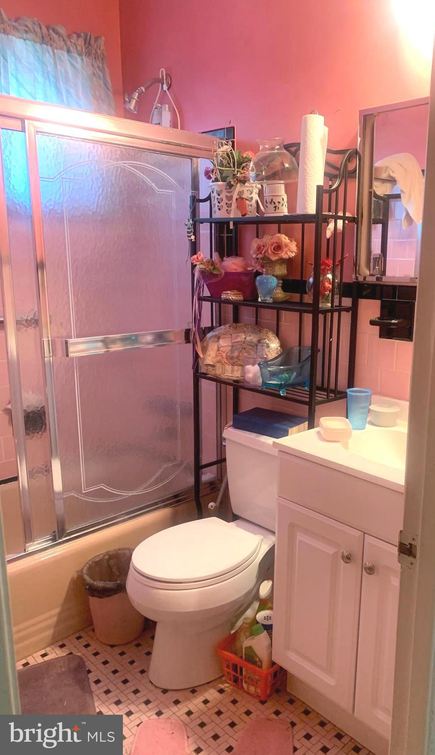 9904 Lanham Severn Road Lanham, MD 20706 - Photo 9 of 13 Full Bathroom on the main Level