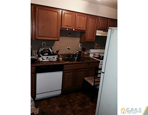 1421 Raspberry Court Edison, NJ 08817 - Photo 2 of 8
