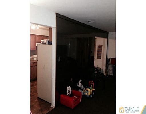 1421 Raspberry Court Edison, NJ 08817 - Photo 4 of 8