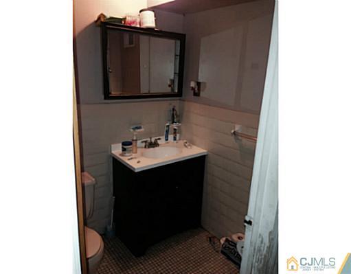 1421 Raspberry Court Edison, NJ 08817 - Photo 8 of 8
