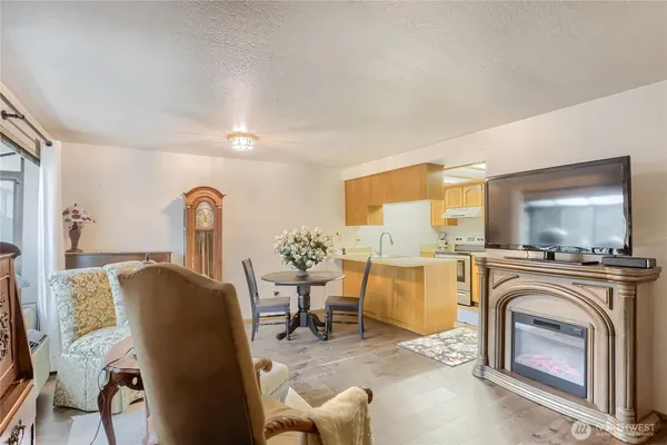 $195,000 | 1002 Columbia Avenue, Unit 2, Marysville, WA 98270