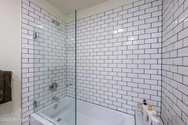 $2,375,000 | 3548 North Lake Creek Drive, Unit 2223, Wilson, WY 83014