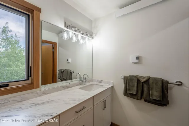 $2,375,000 | 3548 North Lake Creek Drive, Unit 2223, Wilson, WY 83014