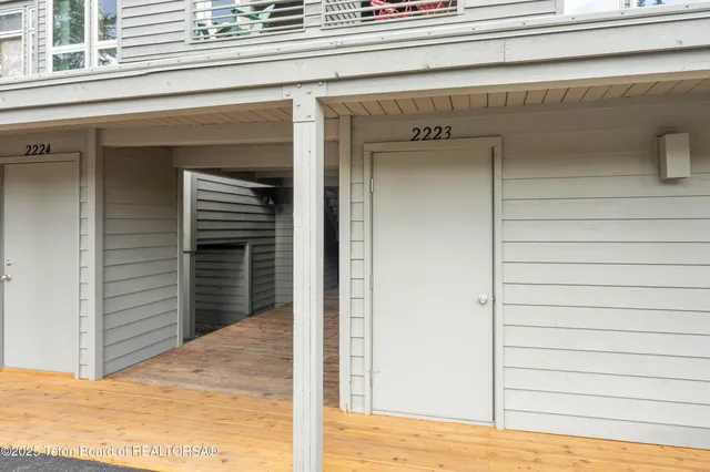 $2,375,000 | 3548 North Lake Creek Drive, Unit 2223, Wilson, WY 83014