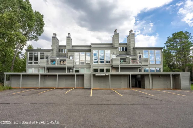 $2,375,000 | 3548 North Lake Creek Drive, Unit 2223, Wilson, WY 83014