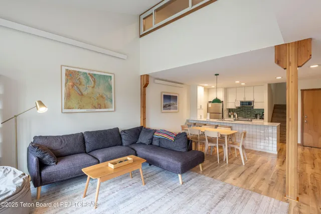 $2,375,000 | 3548 North Lake Creek Drive, Unit 2223, Wilson, WY 83014