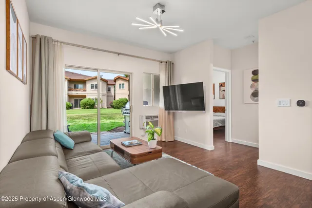 $825,000 | 1400 East Valley Road, Unit 115, Basalt, CO 81621