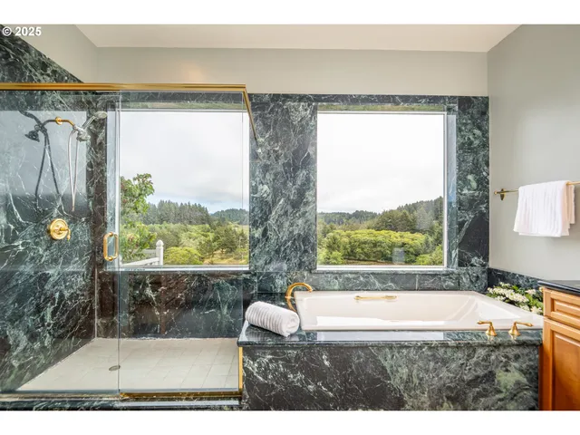 $979,000 | 1055 Northwest Estate Drive, Seal Rock, OR 97376