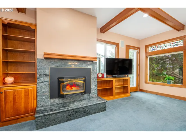 $979,000 | 1055 Northwest Estate Drive, Seal Rock, OR 97376