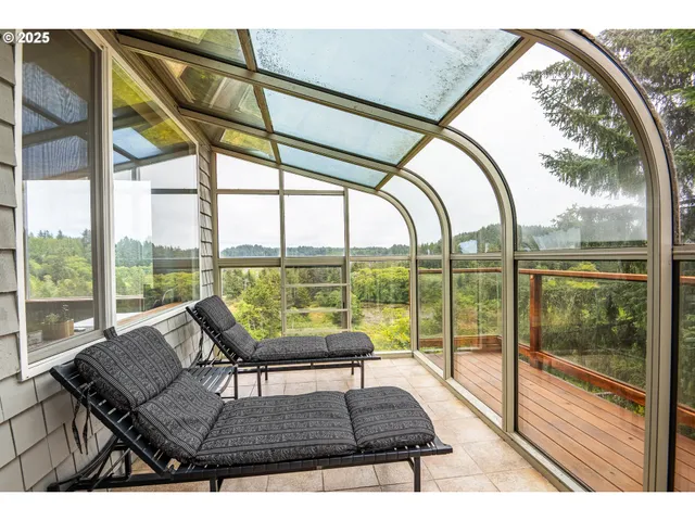 $979,000 | 1055 Northwest Estate Drive, Seal Rock, OR 97376