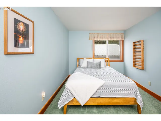 $979,000 | 1055 Northwest Estate Drive, Seal Rock, OR 97376