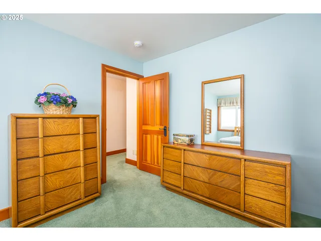 $979,000 | 1055 Northwest Estate Drive, Seal Rock, OR 97376