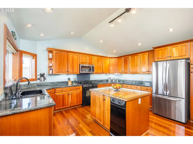 $979,000 | 1055 Northwest Estate Drive, Seal Rock, OR 97376