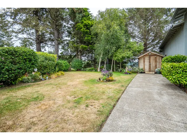 $979,000 | 1055 Northwest Estate Drive, Seal Rock, OR 97376