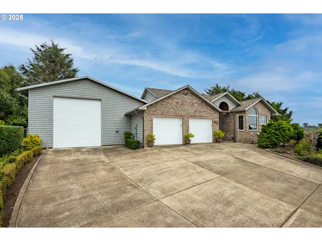 $979,000 | 1055 Northwest Estate Drive, Seal Rock, OR 97376