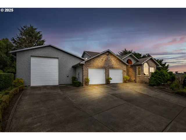 $979,000 | 1055 Northwest Estate Drive, Seal Rock, OR 97376