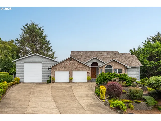 $979,000 | 1055 Northwest Estate Drive, Seal Rock, OR 97376