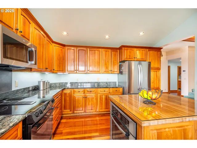 $979,000 | 1055 Northwest Estate Drive, Seal Rock, OR 97376