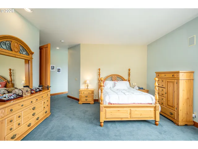 $979,000 | 1055 Northwest Estate Drive, Seal Rock, OR 97376