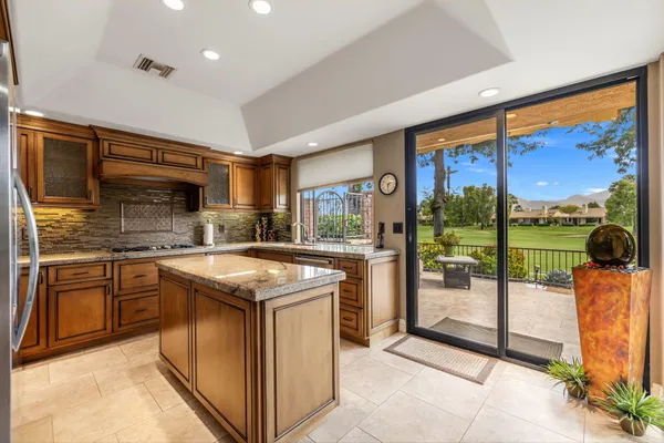 $1,100,000 | 133 Juan Circle, Palm Desert, CA 92260