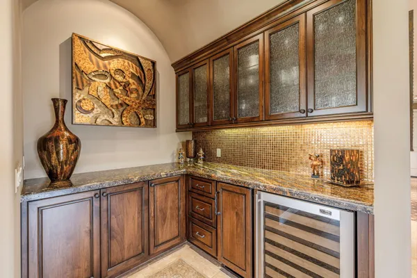 $1,100,000 | 133 Juan Circle, Palm Desert, CA 92260