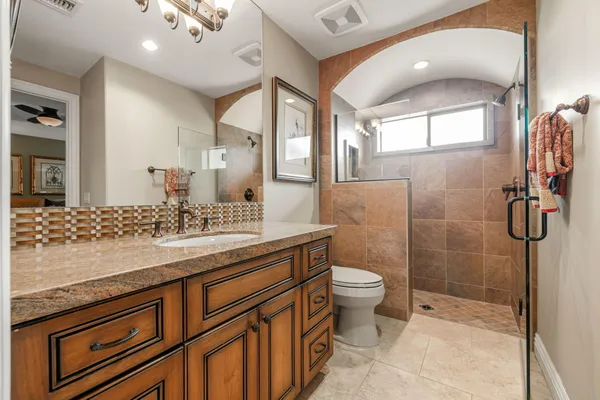 $1,100,000 | 133 Juan Circle, Palm Desert, CA 92260