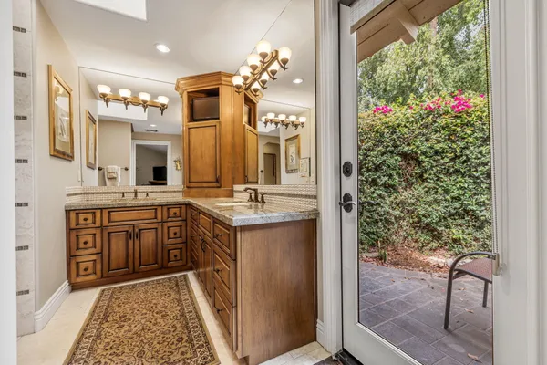 $1,100,000 | 133 Juan Circle, Palm Desert, CA 92260