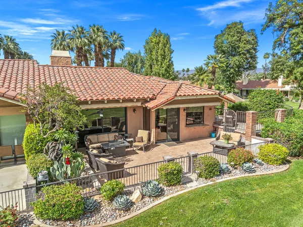 $1,100,000 | 133 Juan Circle, Palm Desert, CA 92260