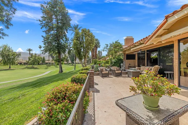 $1,100,000 | 133 Juan Circle, Palm Desert, CA 92260