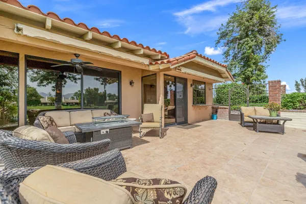 $1,100,000 | 133 Juan Circle, Palm Desert, CA 92260