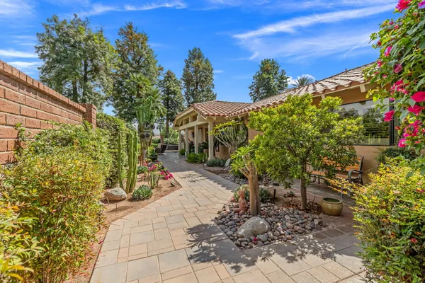 $1,100,000 | 133 Juan Circle, Palm Desert, CA 92260