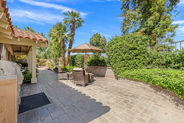 $1,100,000 | 133 Juan Circle, Palm Desert, CA 92260