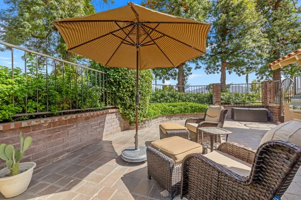 $1,100,000 | 133 Juan Circle, Palm Desert, CA 92260