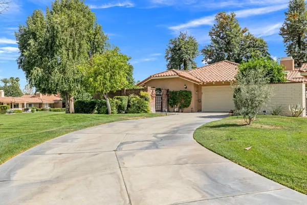 $1,100,000 | 133 Juan Circle, Palm Desert, CA 92260