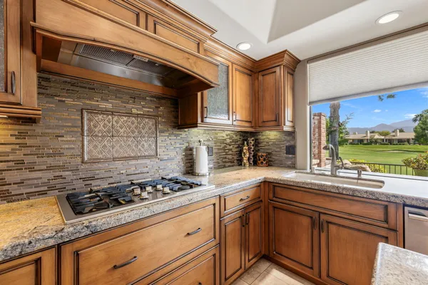 $1,100,000 | 133 Juan Circle, Palm Desert, CA 92260
