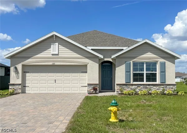 $2,250 | 1321 Northeast 9th Street, Cape Coral, FL 33909