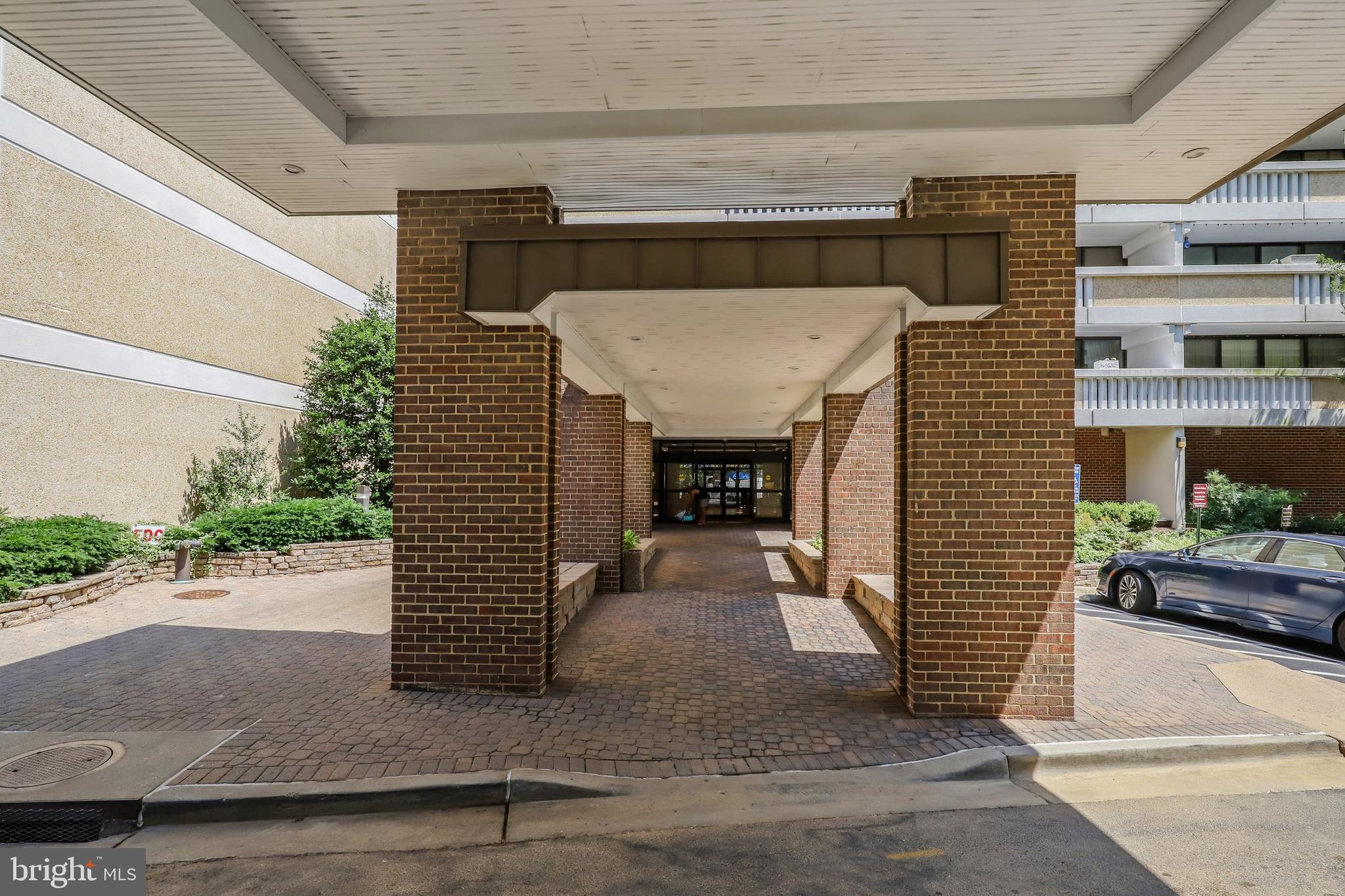 6101 Edsall Road, Unit 1406 Alexandria, VA 22304 - Photo 2 of 25 Gallery Image 2