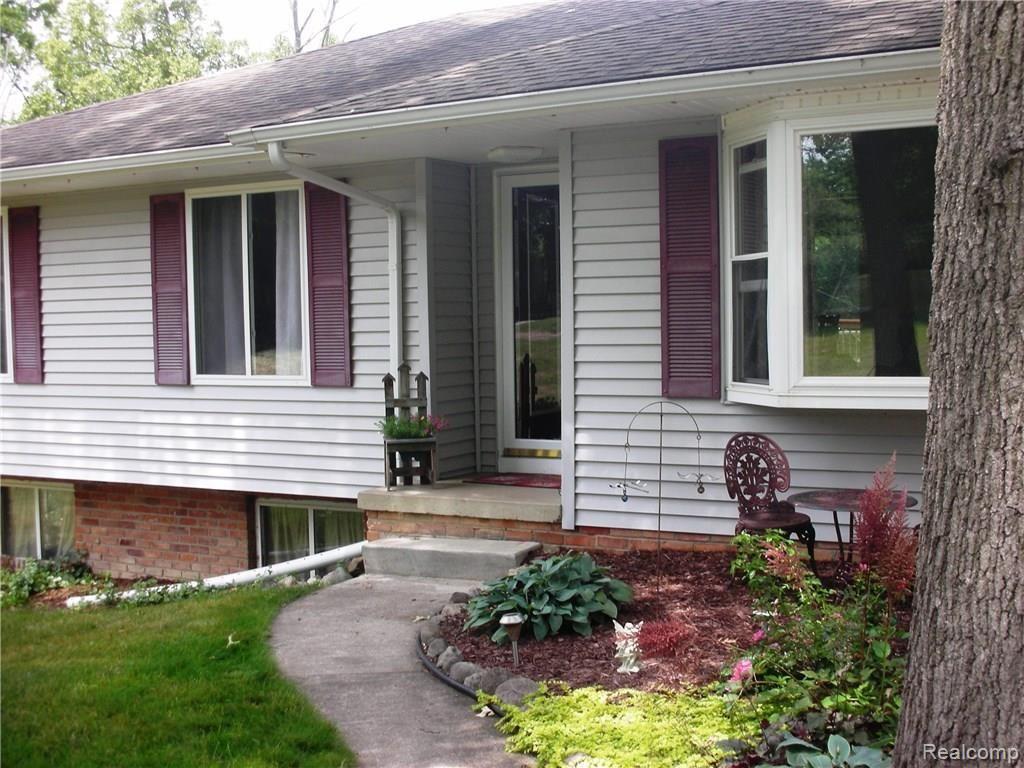 4122 Pierce Road Lapeer, MI 48446 - Photo 3 of 42 077.JPG