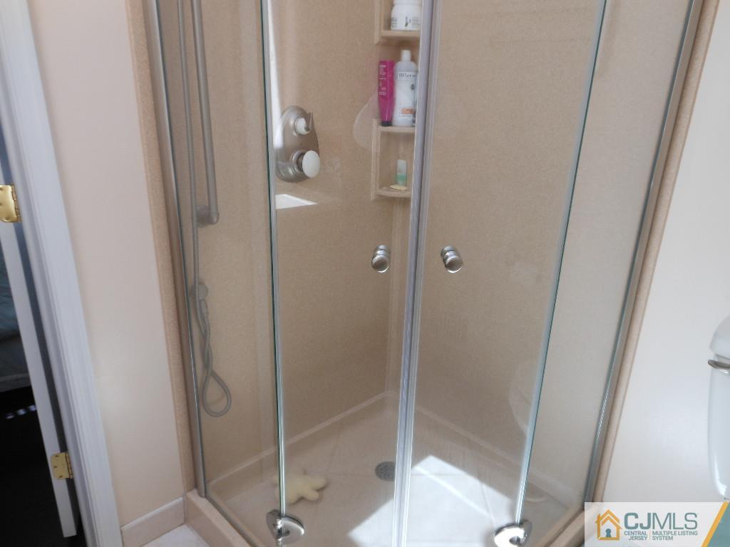 1 Kings Road Dayton, NJ 08810 - Photo 13 of 18 Gallery Image 13