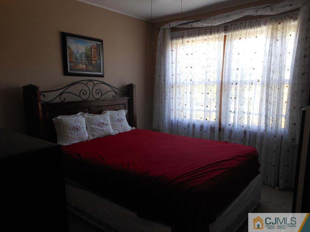 1 Kings Road Dayton, NJ 08810 - Photo 16 of 18 Gallery Image 16