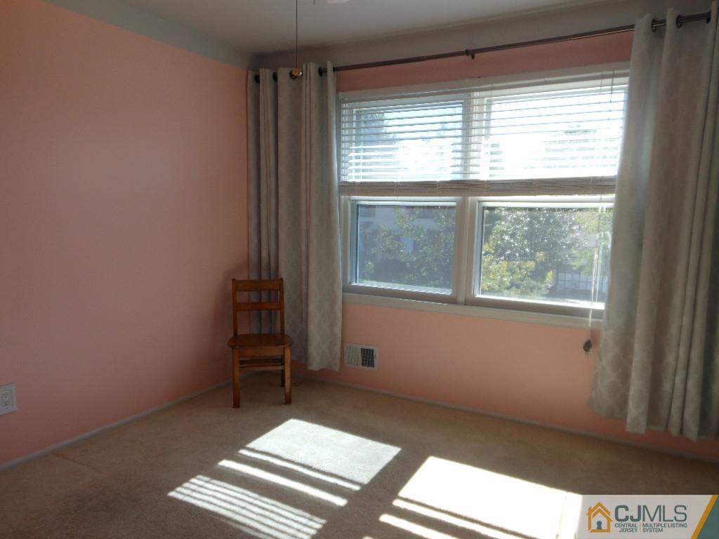 1 Kings Road Dayton, NJ 08810 - Photo 17 of 18 Gallery Image 17