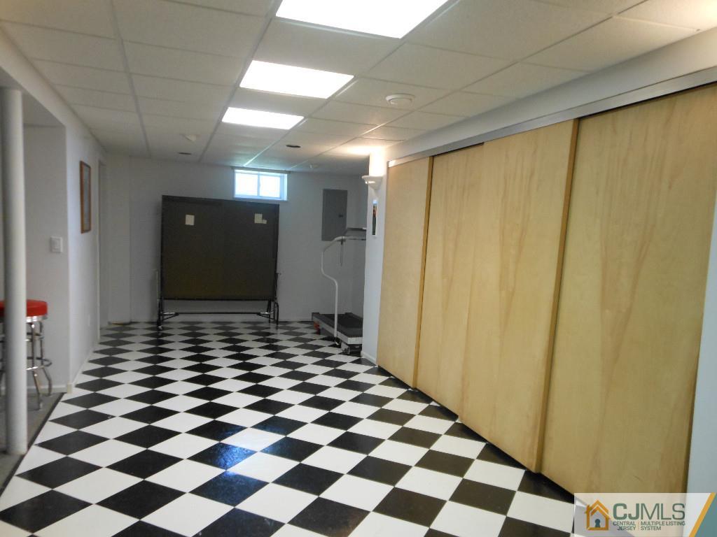 1 Kings Road Dayton, NJ 08810 - Photo 18 of 18 Gallery Image 18