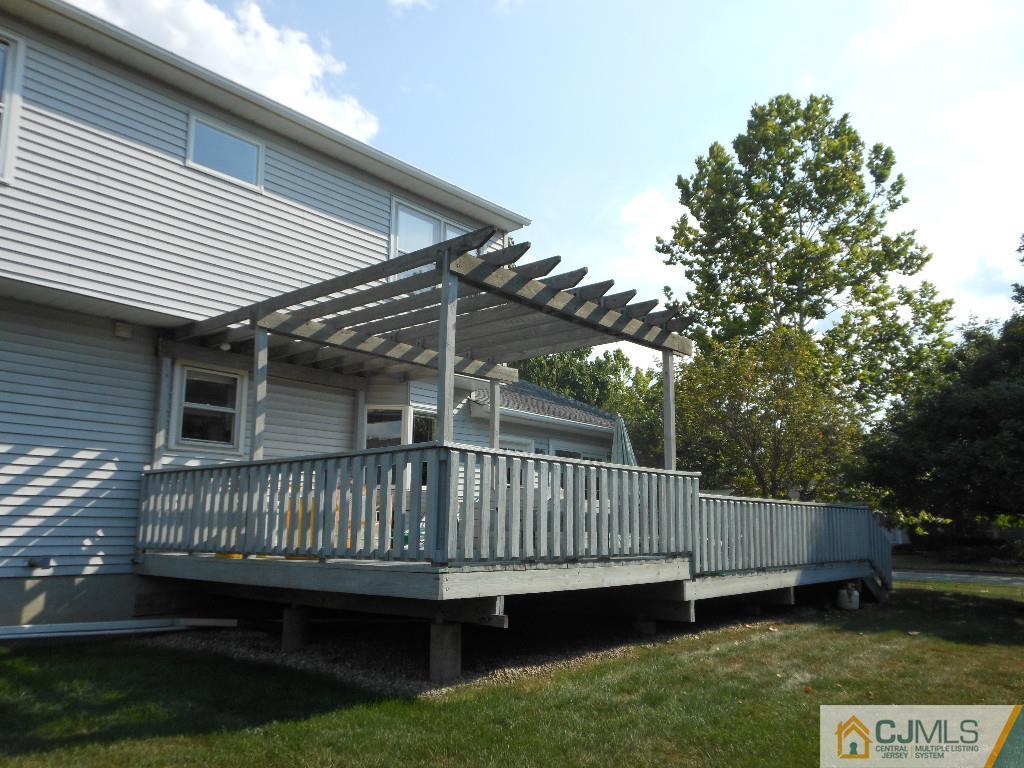 1 Kings Road Dayton, NJ 08810 - Photo 3 of 18 Gallery Image 3