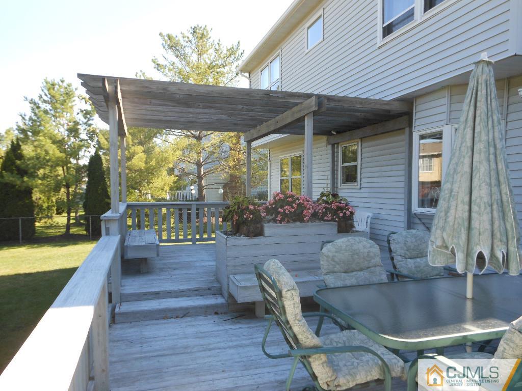 1 Kings Road Dayton, NJ 08810 - Photo 4 of 18 Gallery Image 4
