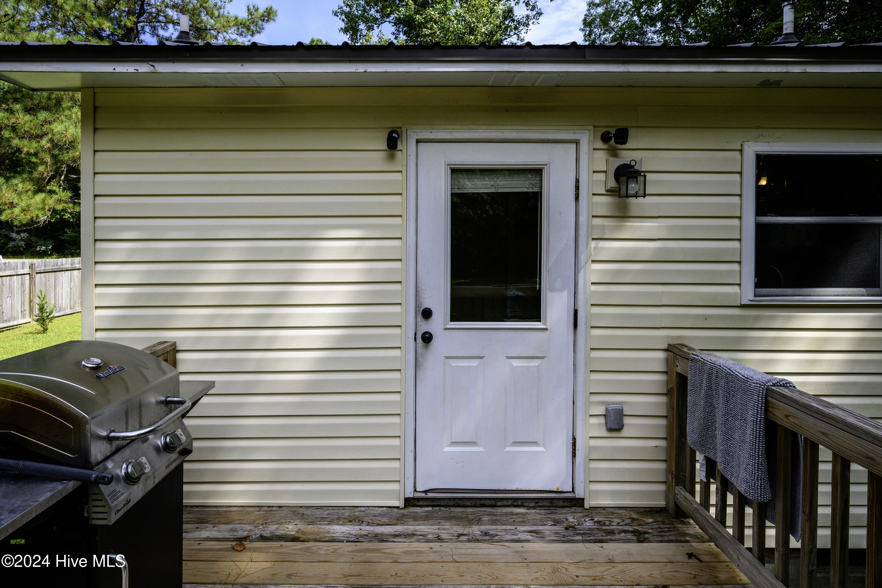 1205 Southwest Craven Middle School Road New Bern, NC 28562 - Photo 23 of 64 Back Deck