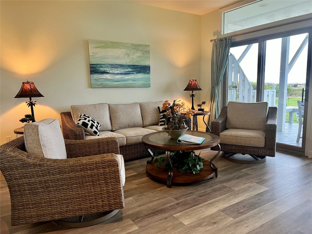 95118 Sandpiper Loop Fernandina Beach, FL 32034 - Photo 4 of 35 a living room with furniture and a large window