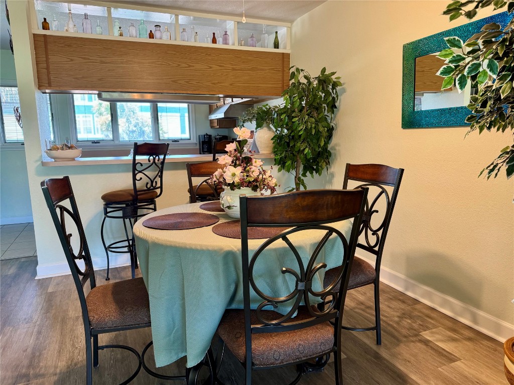 95118 Sandpiper Loop Fernandina Beach, FL 32034 - Photo 8 of 35 a dining room with furniture and window